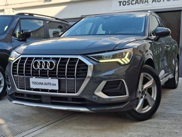 Audi Q3 150cv S tronic fari full led