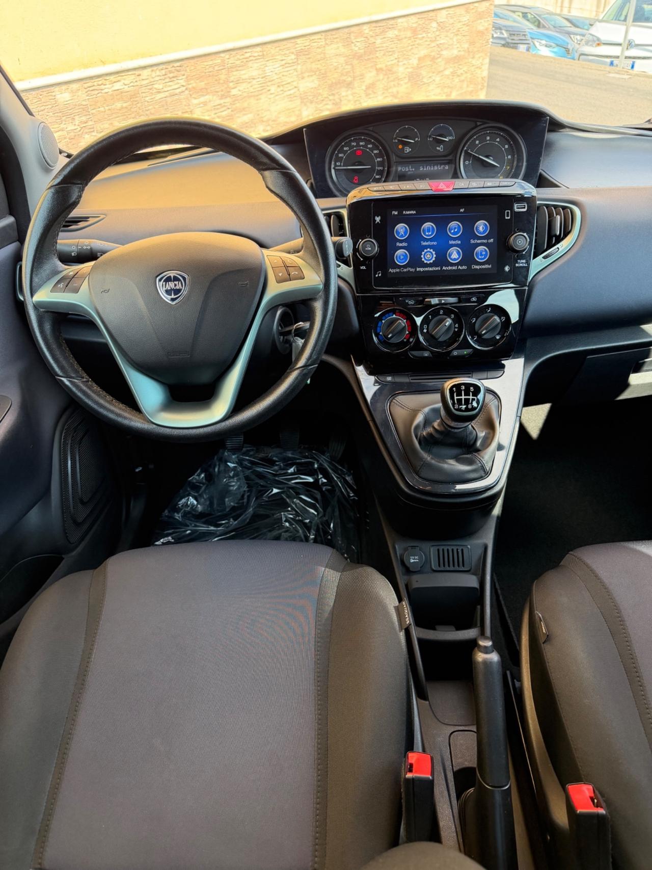 Lancia Ypsilon 1.0 70cv Hybrid Alberta Ferretti 2023