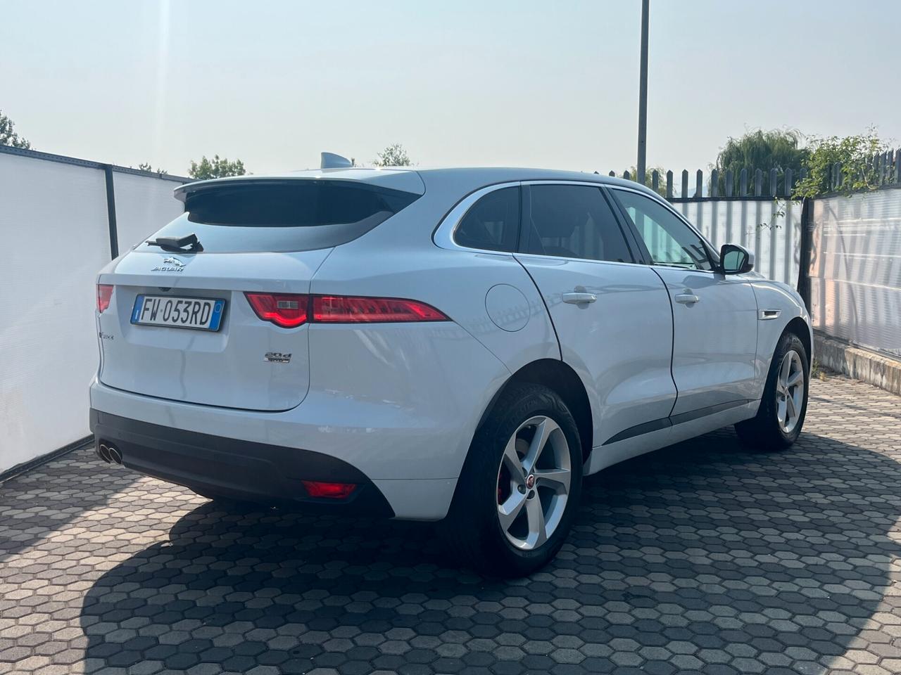 Jaguar F-Pace 2.0 D 180 CV AWD aut. Prestige