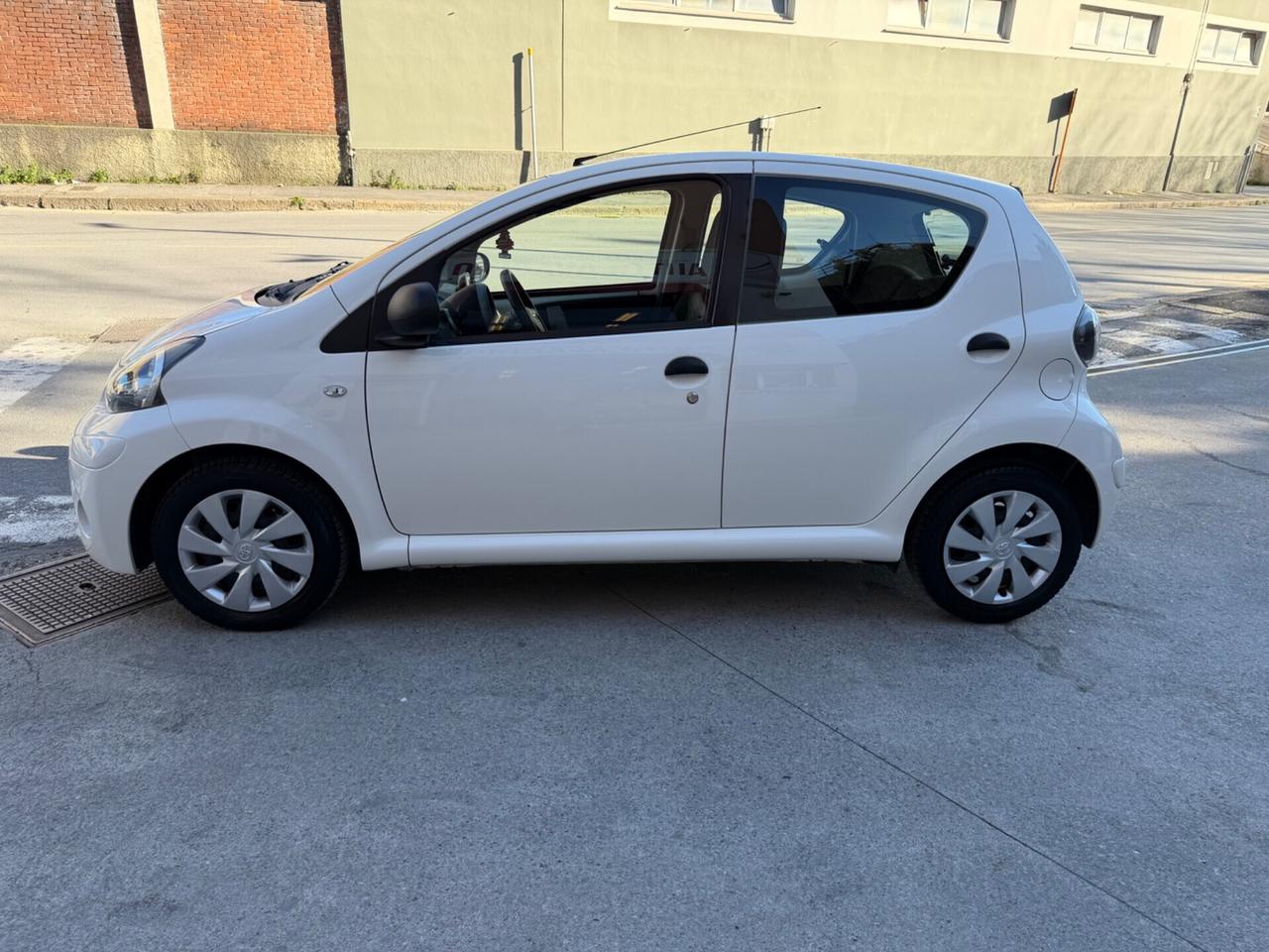TOYOTA AYGO 1.0 NEOPATENTATI