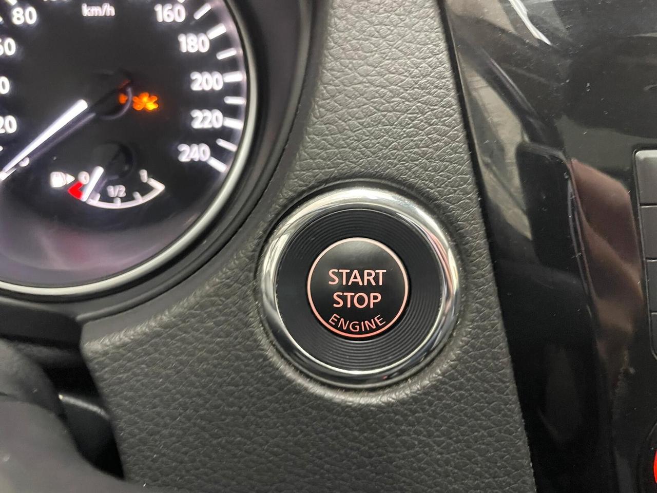 Nissan Qashqai N-Connecta / 1.5 dCi 115CV / DIESEL / Gancio Traino