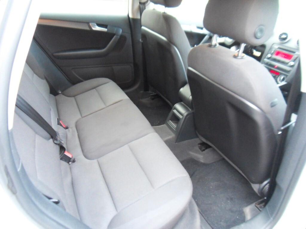 Audi A3 SPB 1.6 TDI 105 CV CR Attraction