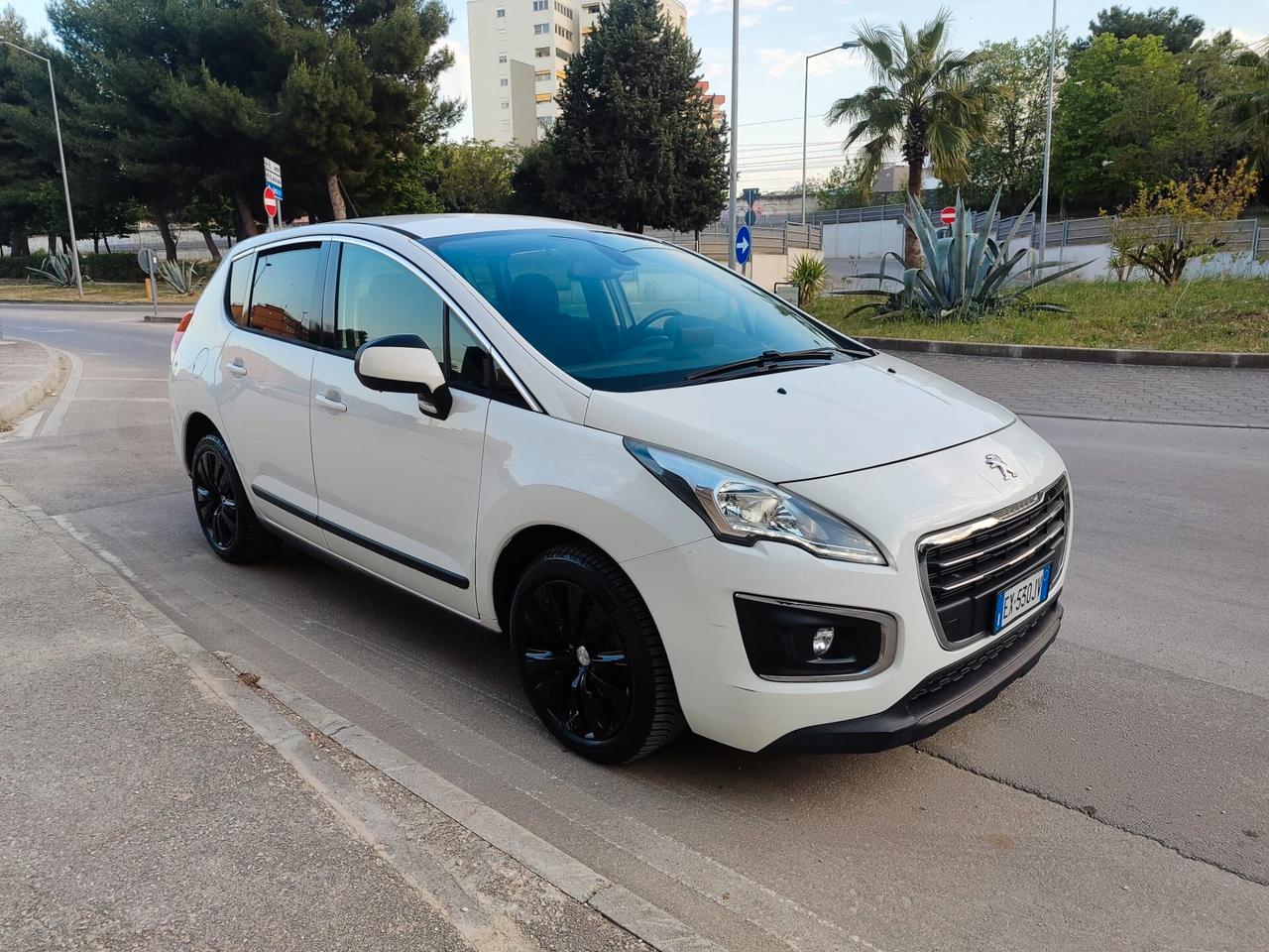 Peugeot 3008 1.6 HDi 115CV Active!!