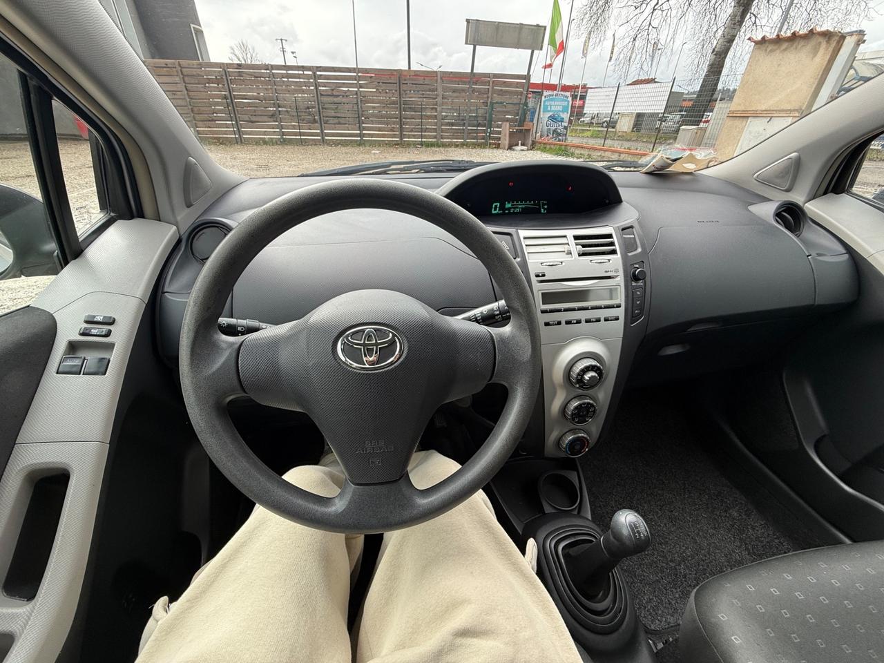 Toyota Yaris 1.0 5 porte Sol