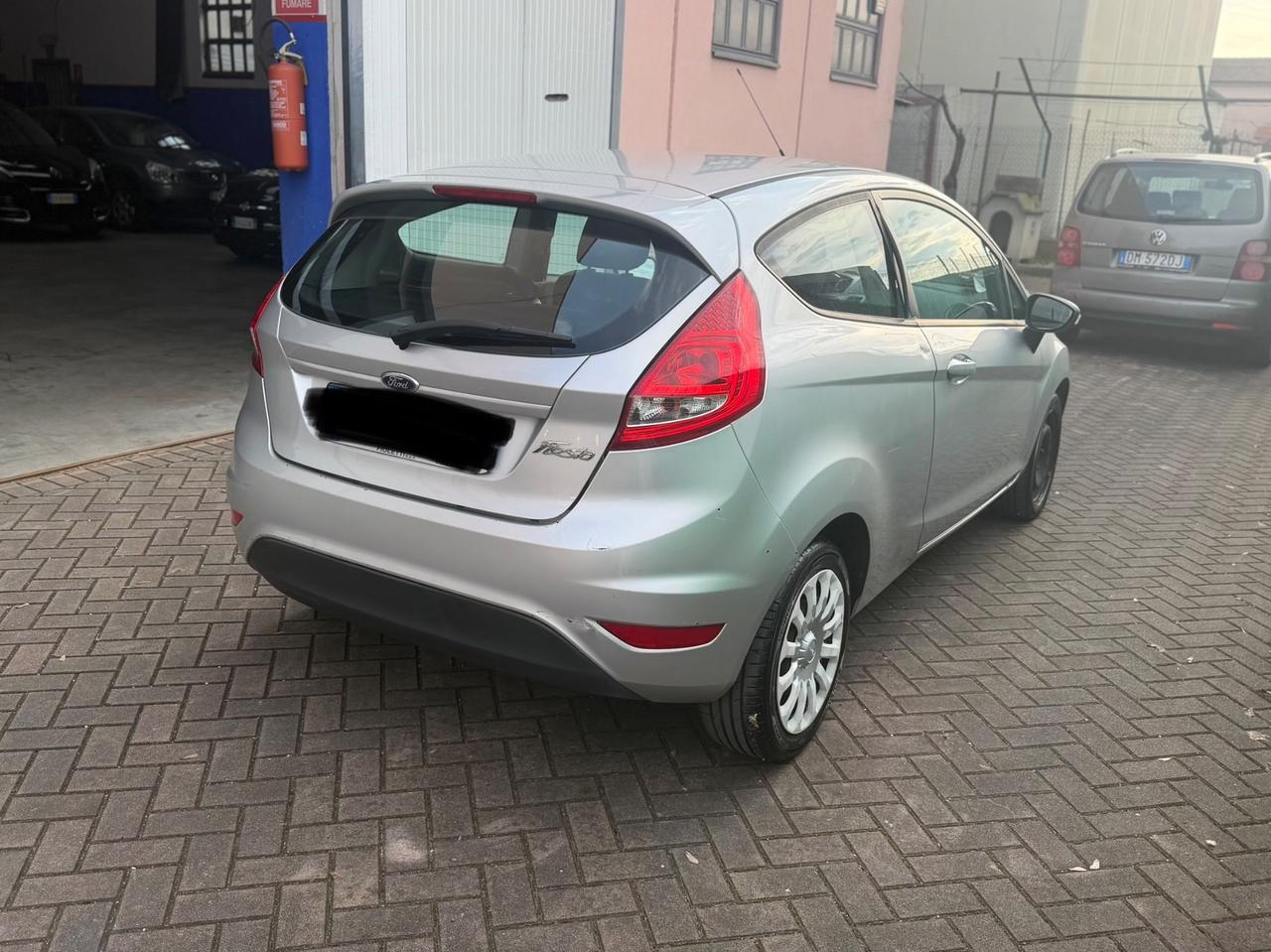 FORD FIESTA 1.2 BENZINA – EURO 5 – OK NEOPATENTATI – IDEALE PRIMA AUTO