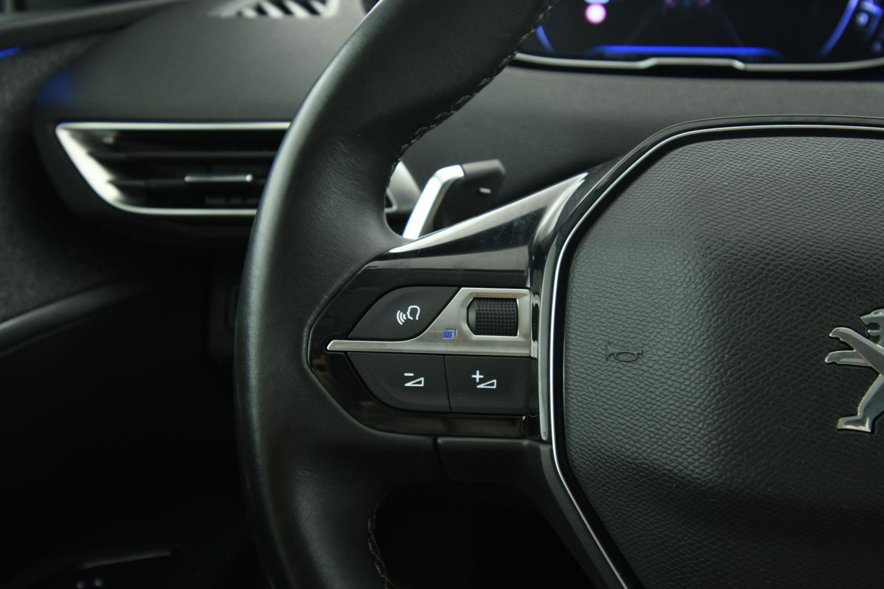 PEUGEOT 5008 1.5 bluehdi Allure Pack s&s 130cv eat8 7P.TI CAMERA+APP CONNECT