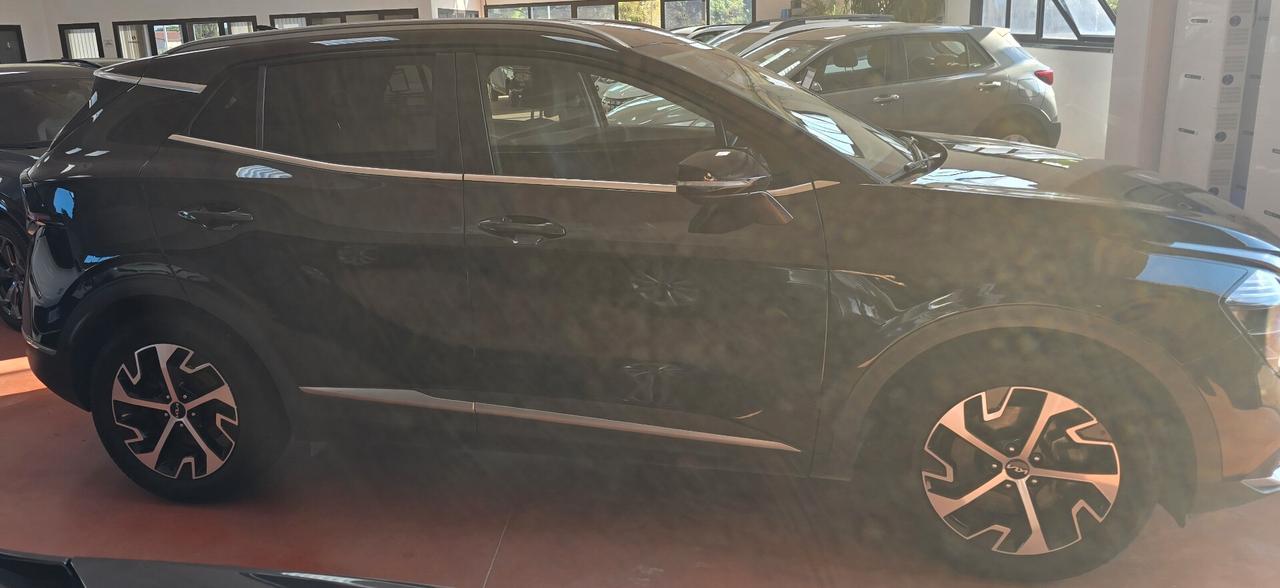 Kia Sportage 1.6 T-GDi HEV 239 CV (176 kW) AT6 AWD – Il SUV Premium Tecnologico Integrale
