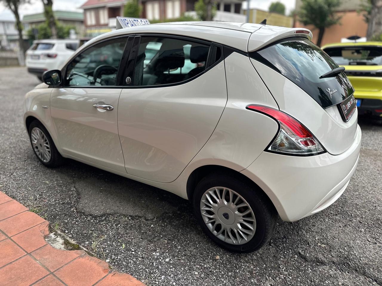 Lancia Ypsilon GPL 5p Neopatentati perfetta!