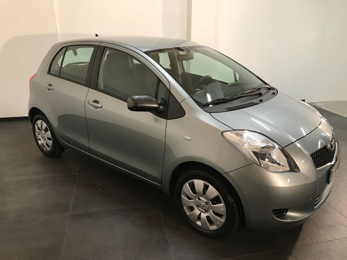 TOYOTA Yaris 1.0 5p. Sol