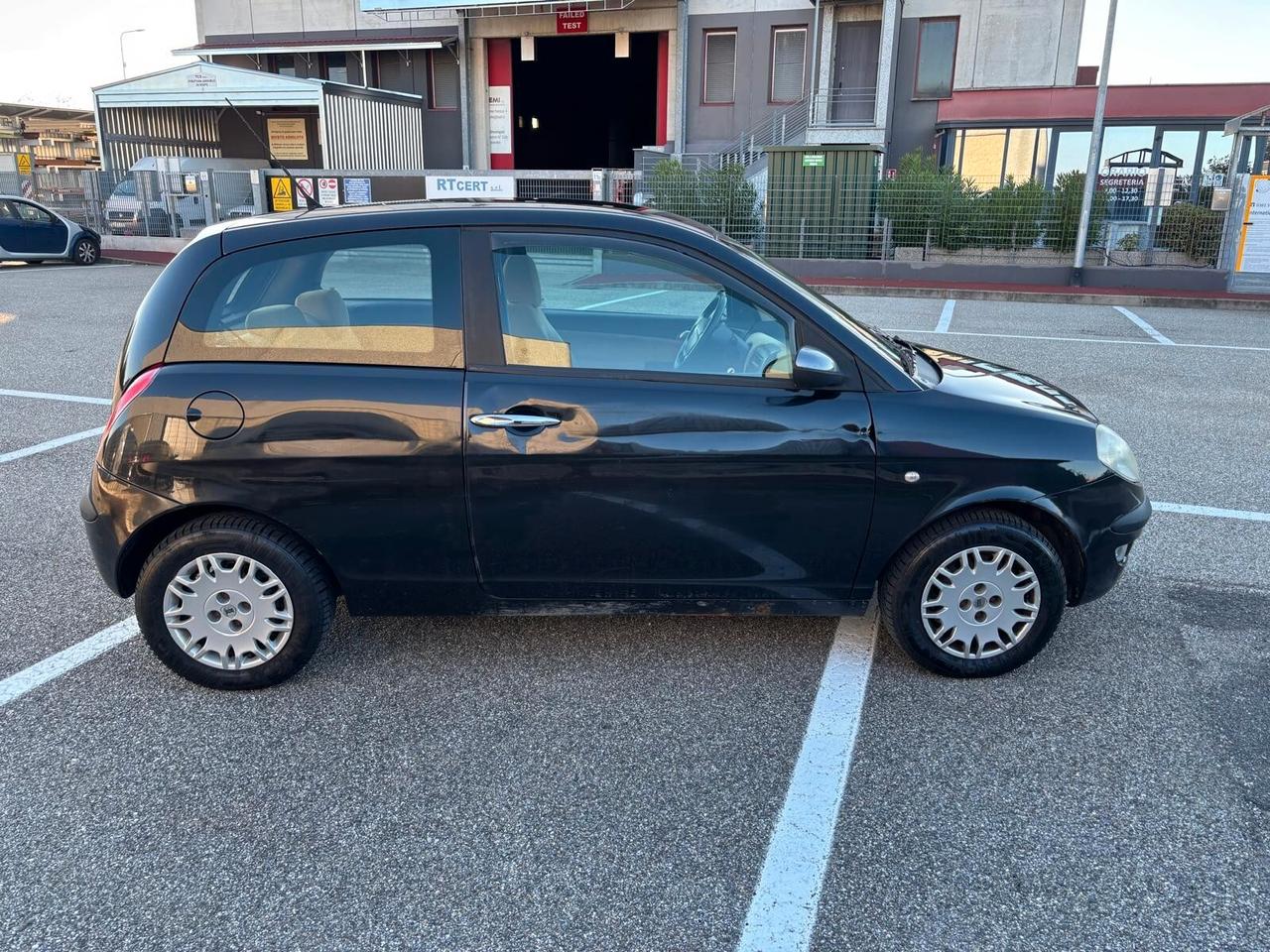 Lancia Ypsilon 1.2 16V Platino adatta ai neopatentati
