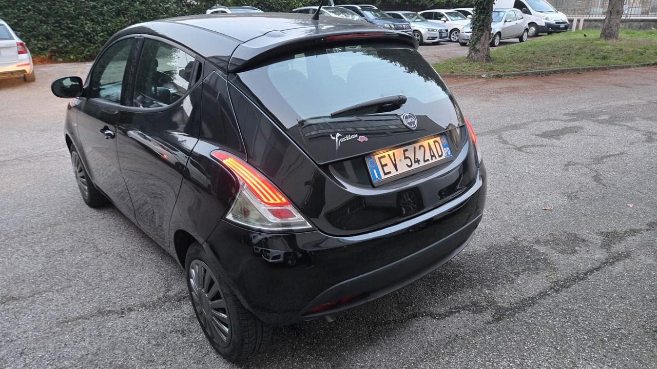 Lancia Ypsilon 1.2 69 CV 5 porte S&S Platinum