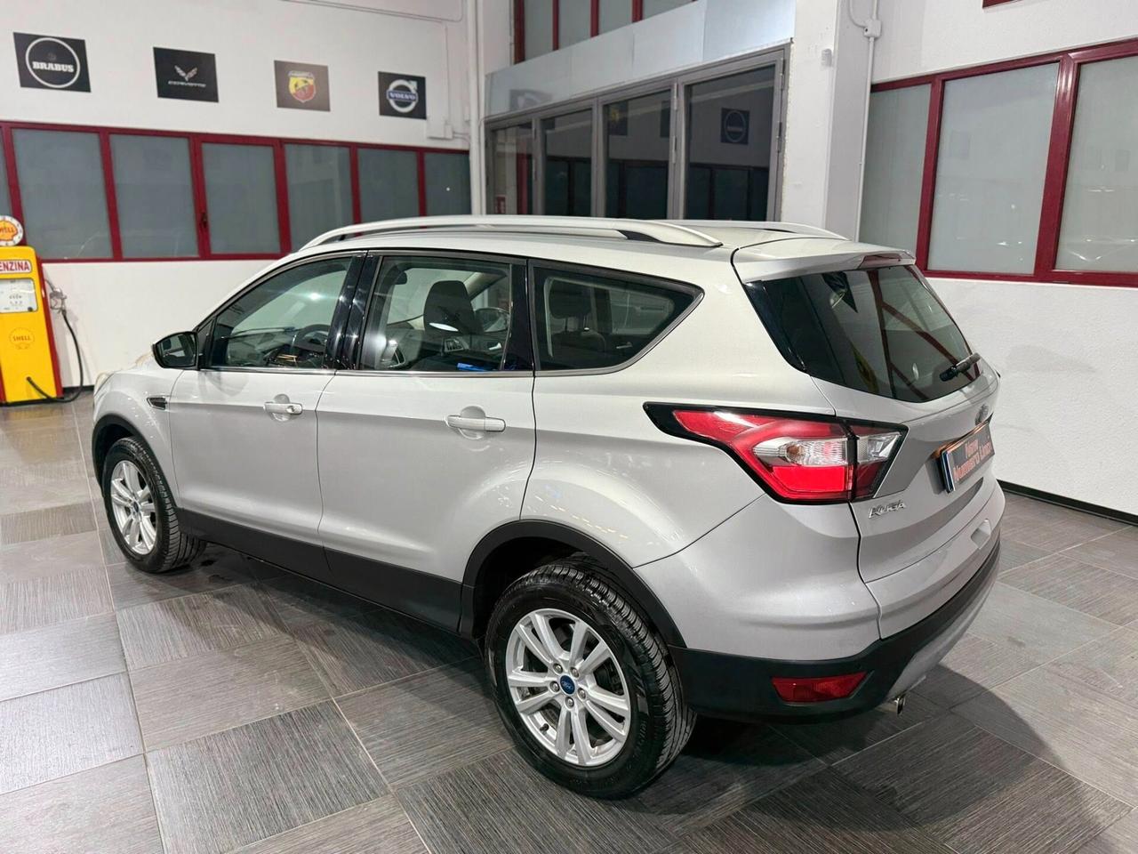 Ford Kuga 1.5 Tdci 120cv 2WD Titanium 2019