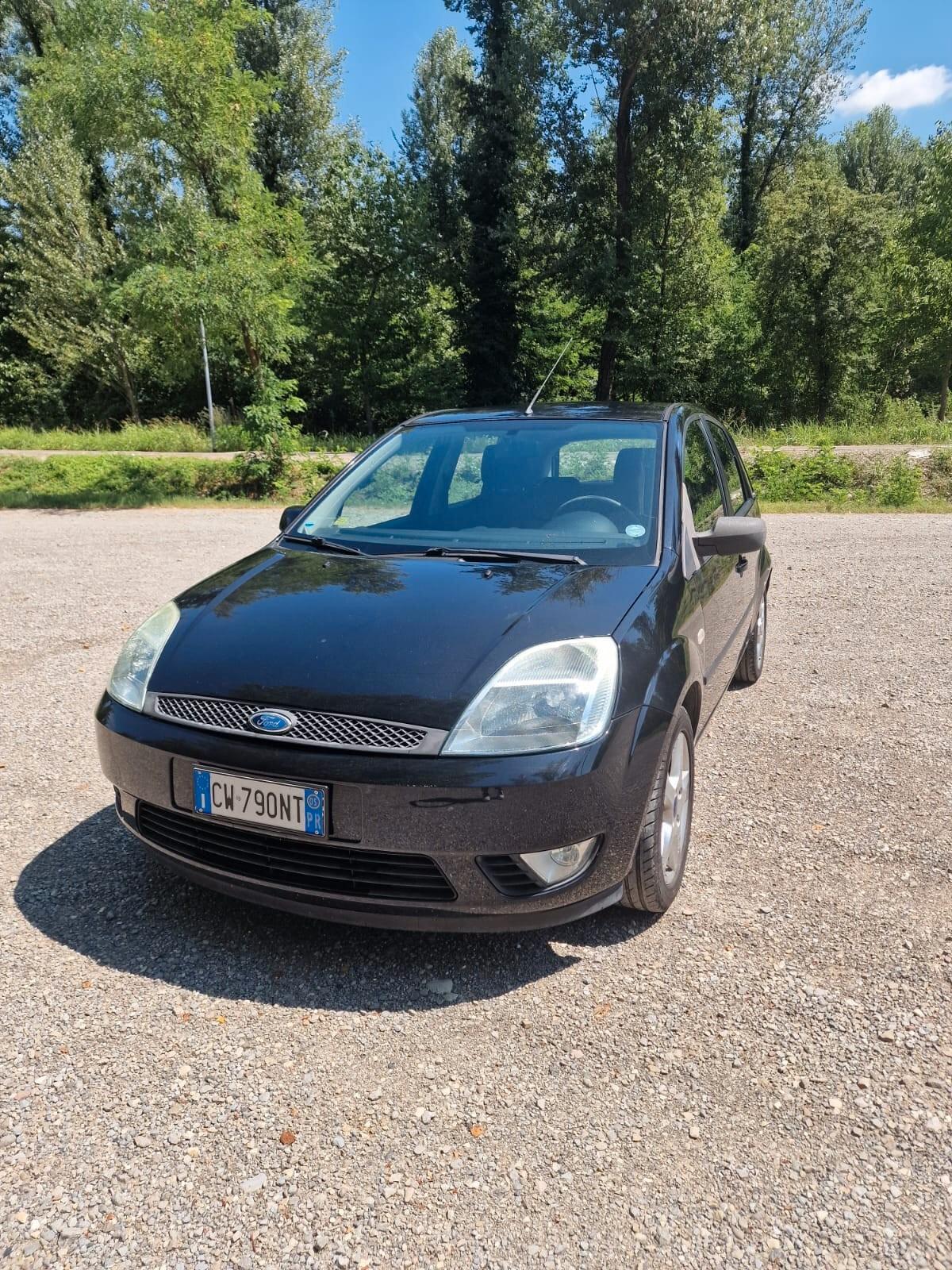 Ford Fiesta 1.4 TDCI 5P. Ghia, neopatentati