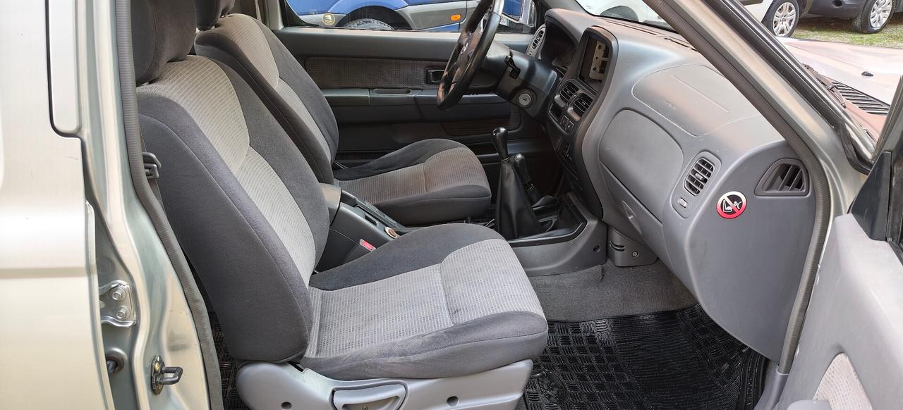 Nissan Navara 2.5 td Double Cab PICK UP
