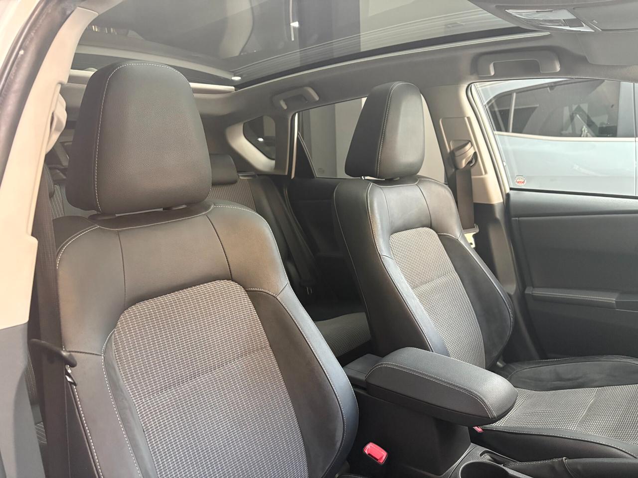 Toyota Auris 1.8 Full Hybrid 136cv Automatica Lounge FULL +Tetto - Berlina