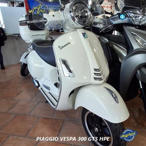 PIAGGIO Vespa 300