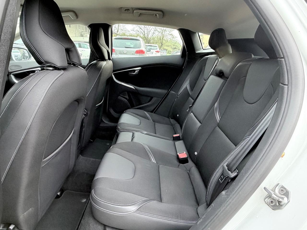 Volvo V40 D2 Inscription 2.0DIESEL 120CV EURO6