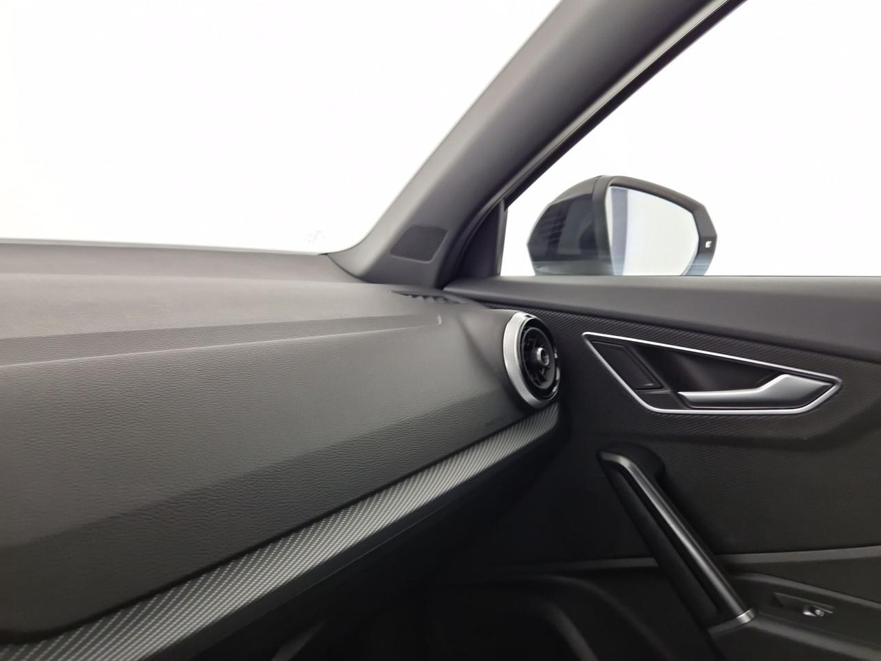 Audi Q2 35 1.5 tfsi identity black s-tronic