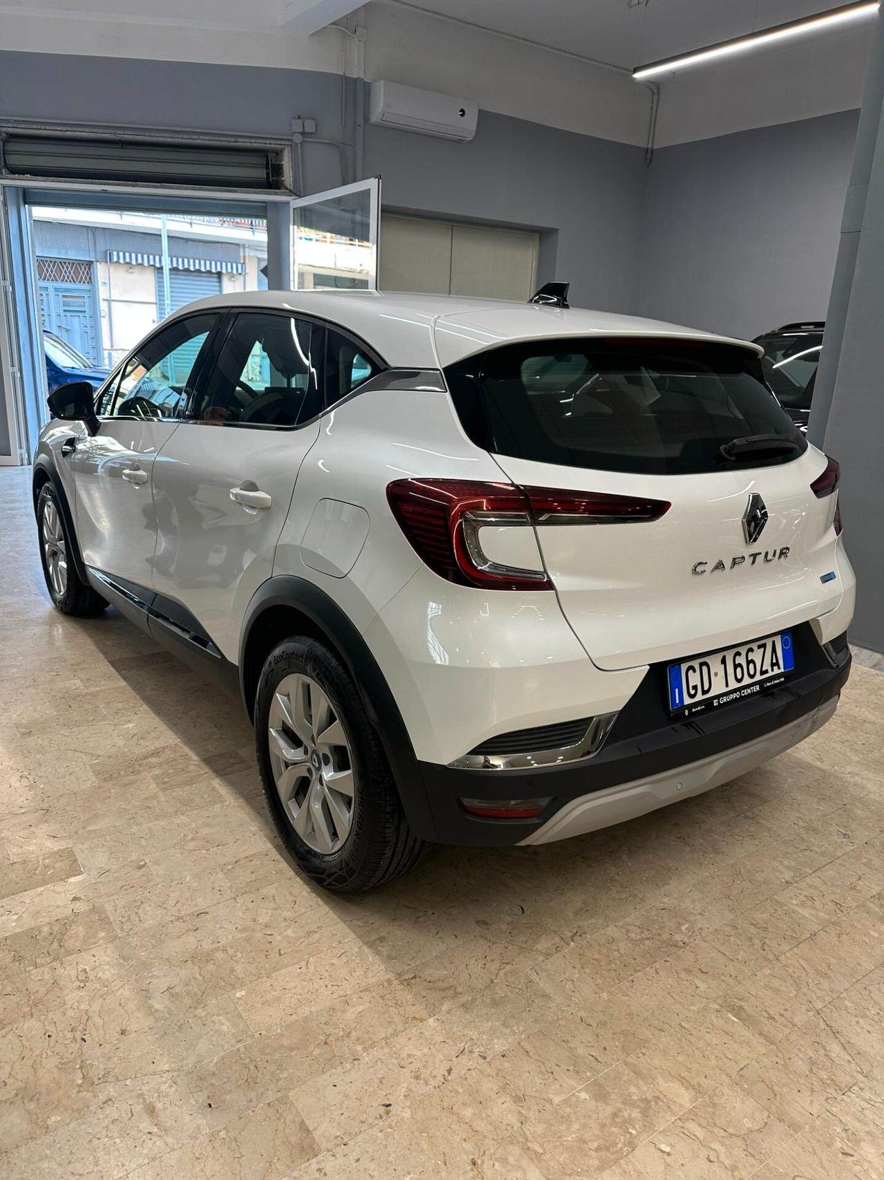 Renault Captur Plug-in Hybrid E-Tech 160 CV Initiale Paris