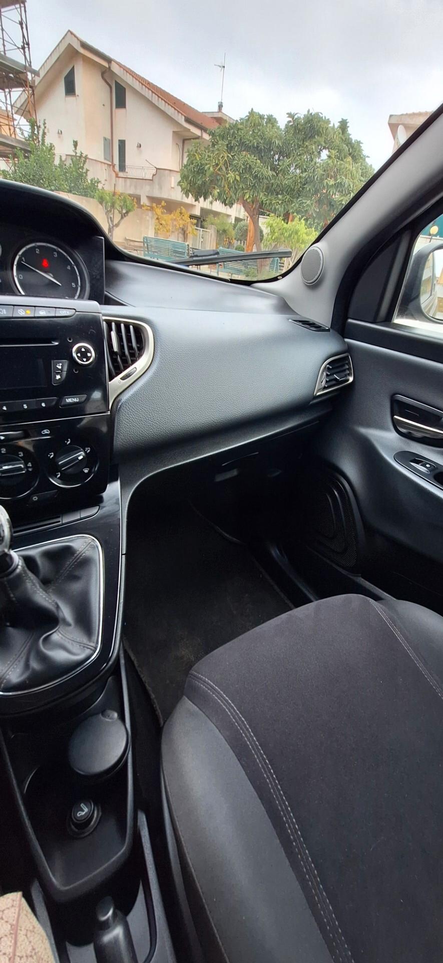 Lancia Ypsilon 1.3 MJT 16V 95 CV 5 porte S&S Gold