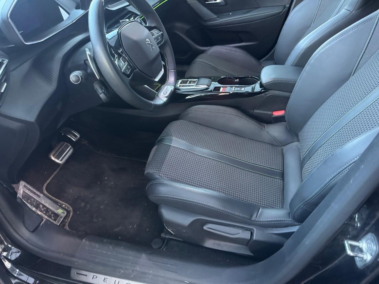 Peugeot 208 PureTech 100 Stop&Start EAT8 5 porte GT