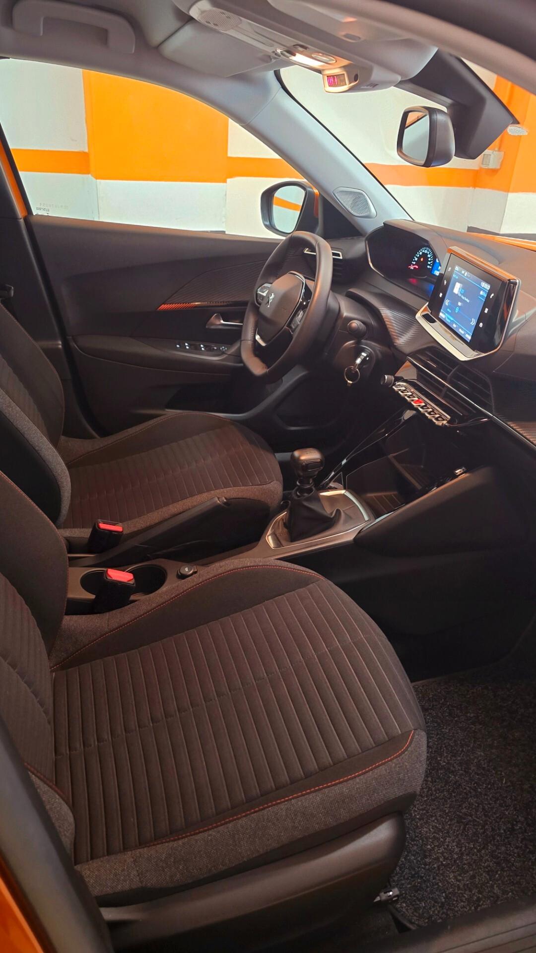PEUGEOT 2008 PURETECH S&S 130CV CON SOLI 17MILA KM CAMBIO MANUALE