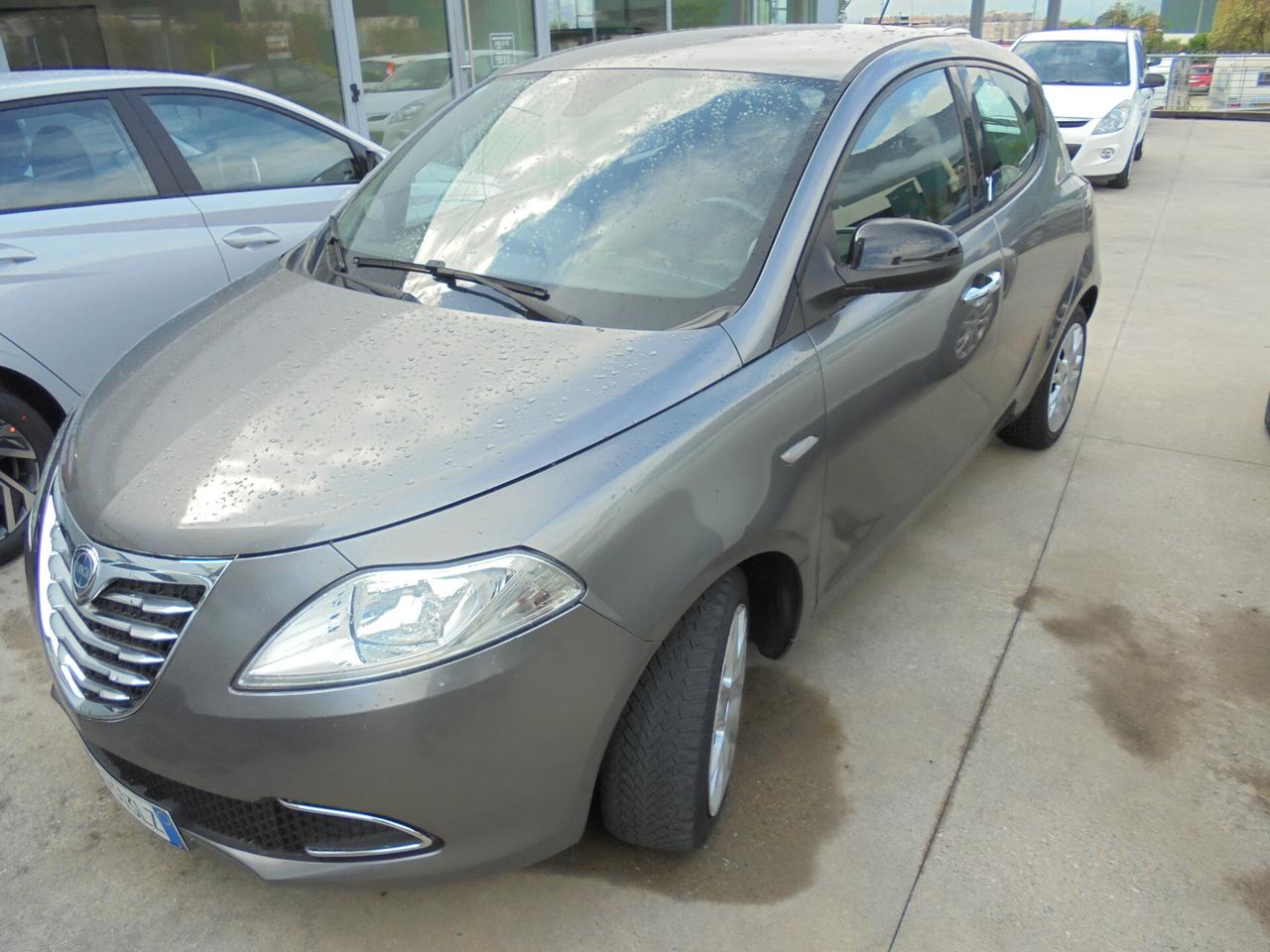 Lancia Ypsilon 1.2 69 CV 5 porte S&S Gold
