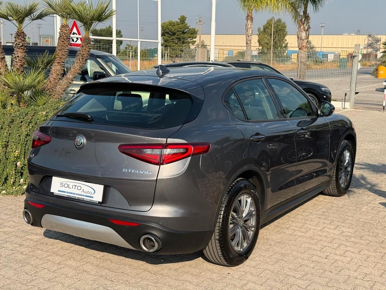 Alfa Stelvio 2.2 TD 190 CV AT8 Q4 Executive + Palette