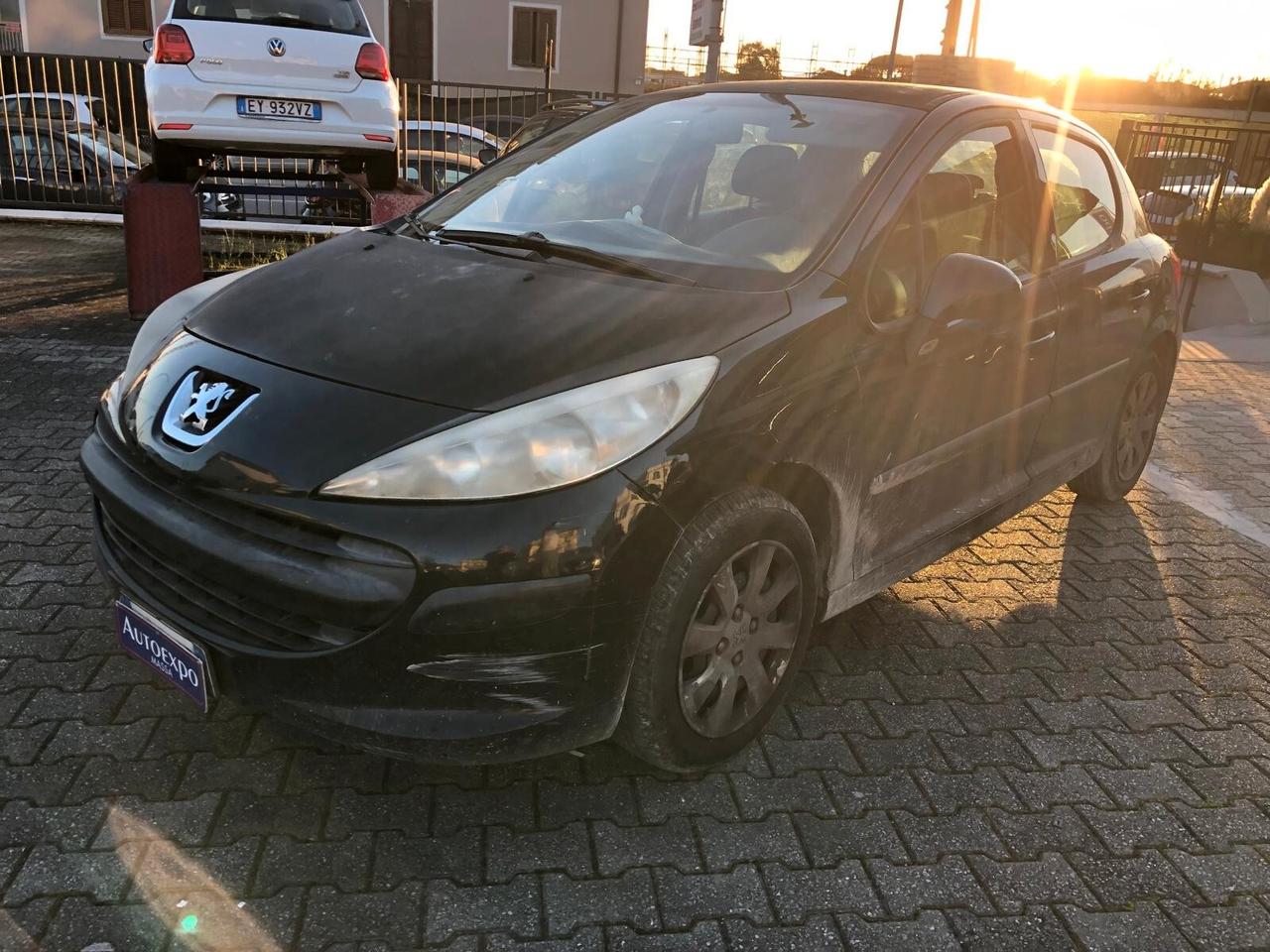 Peugeot 207 1.4 HDi 70CV 5p. ONE Line
