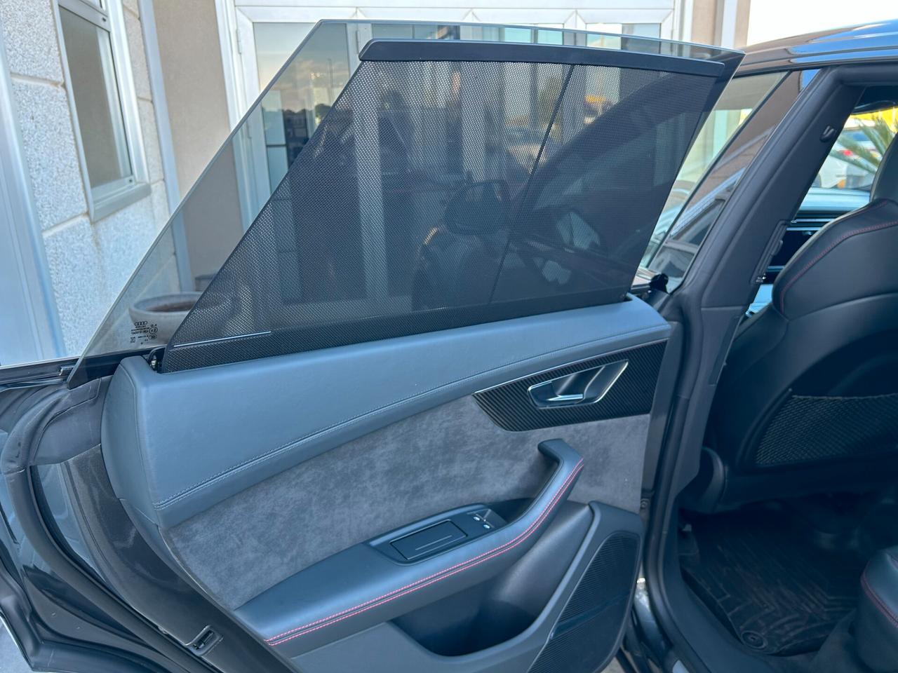Audi RSQ8 TFSI V8 600CV quattro tiptronic