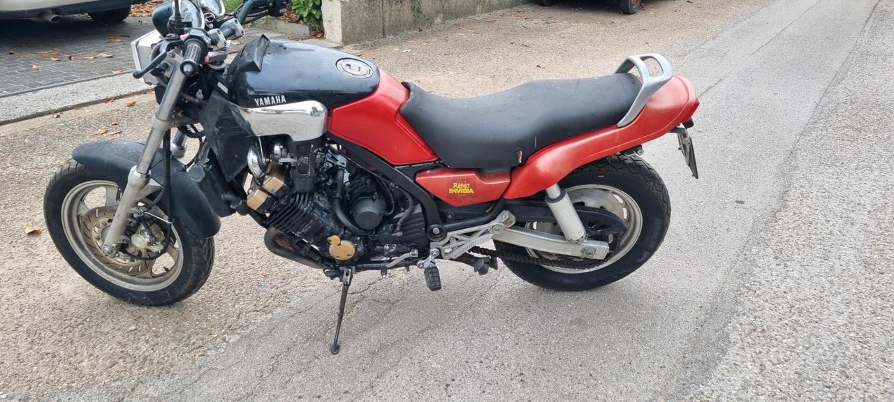Yamaha FZX 750