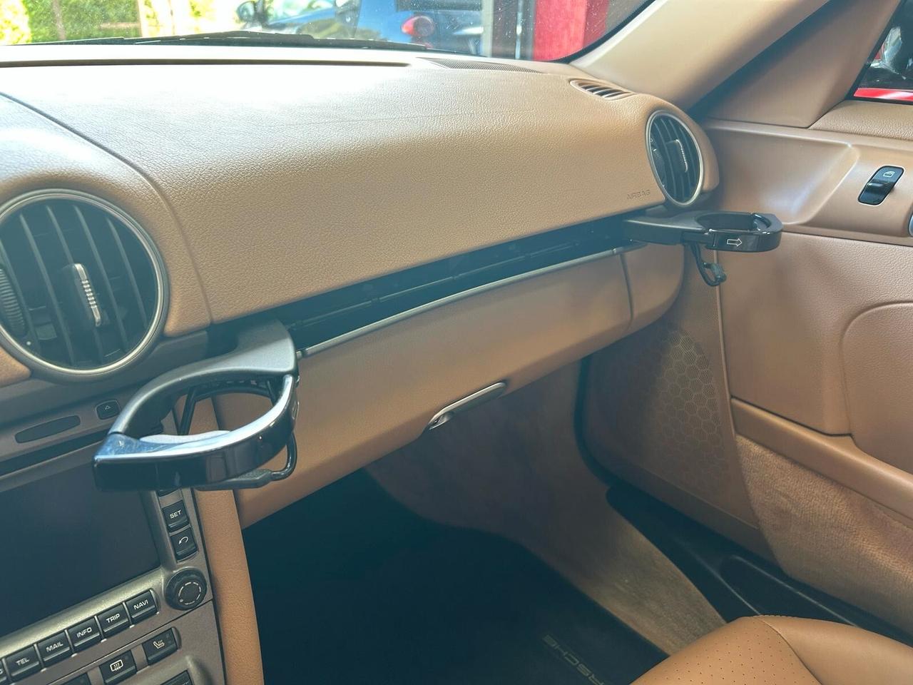 Porsche Cayman 2.7
