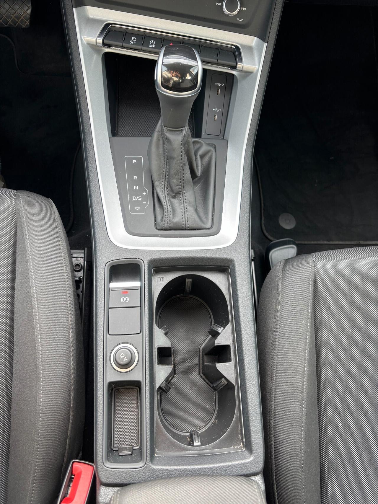 Audi Q3 35 TDI S tronic Business