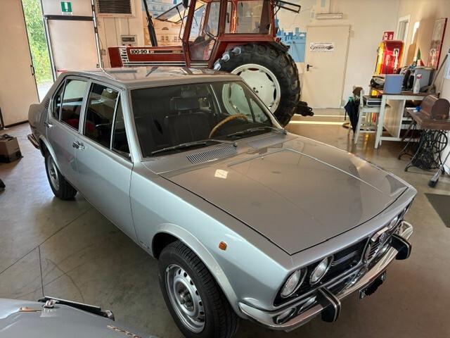 Alfa Romeo Alfetta scudo stretto prima serie 1800 iscritta ASI