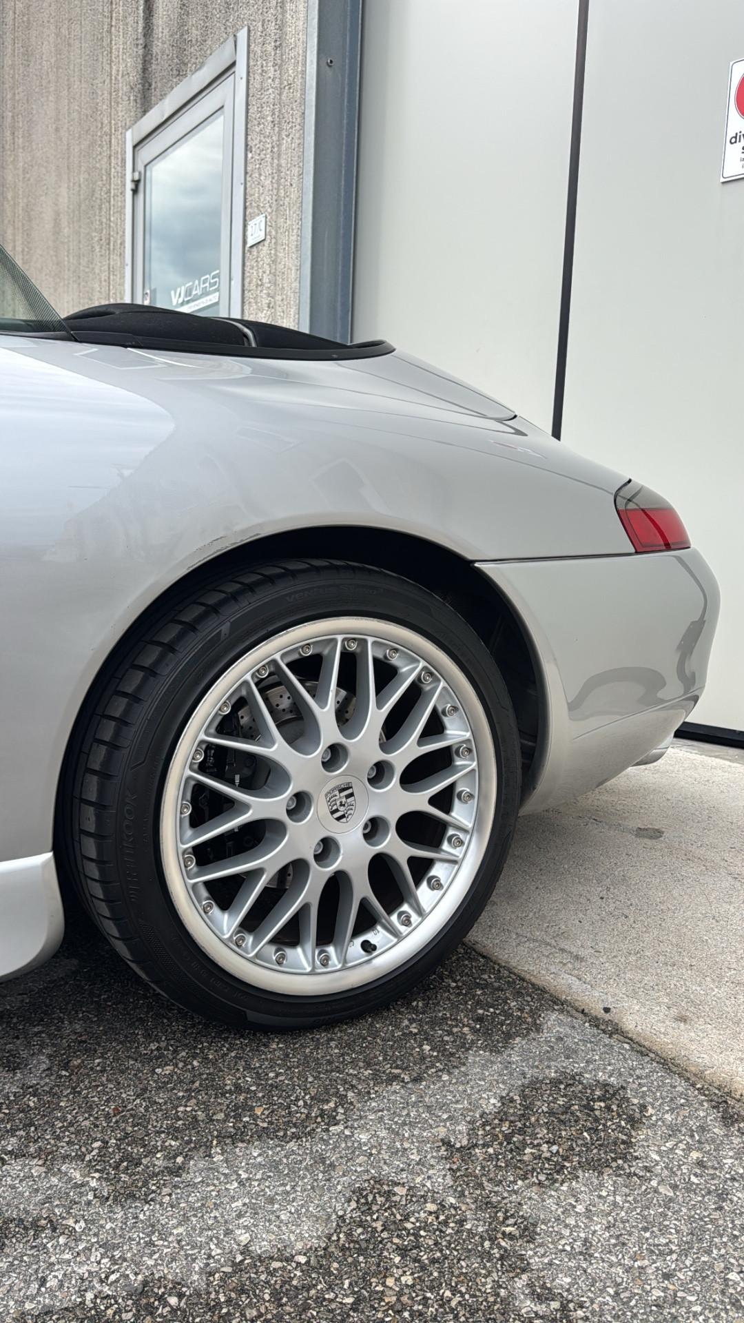 Porsche 911 Carrera Cabriolet