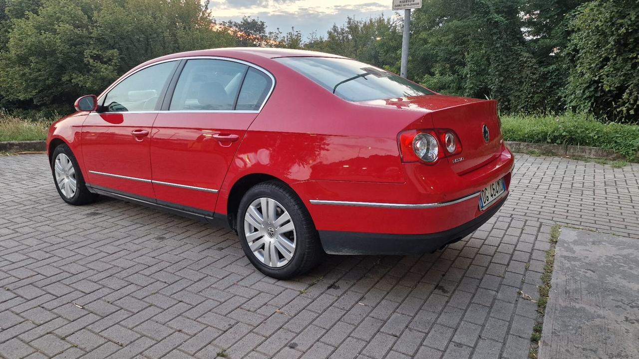 Volkswagen Passat 1.6 16V FSI Comfortline