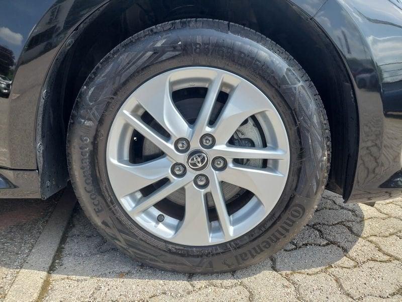 Toyota Yaris Hybrid Business