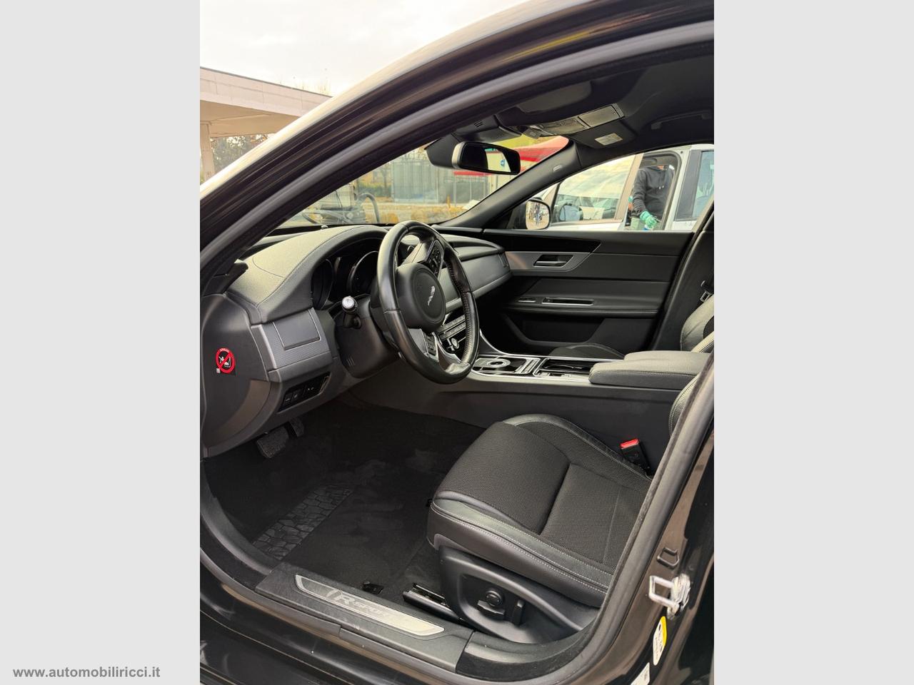 JAGUAR XF 2.0 D 180 CV aut. R-Sport