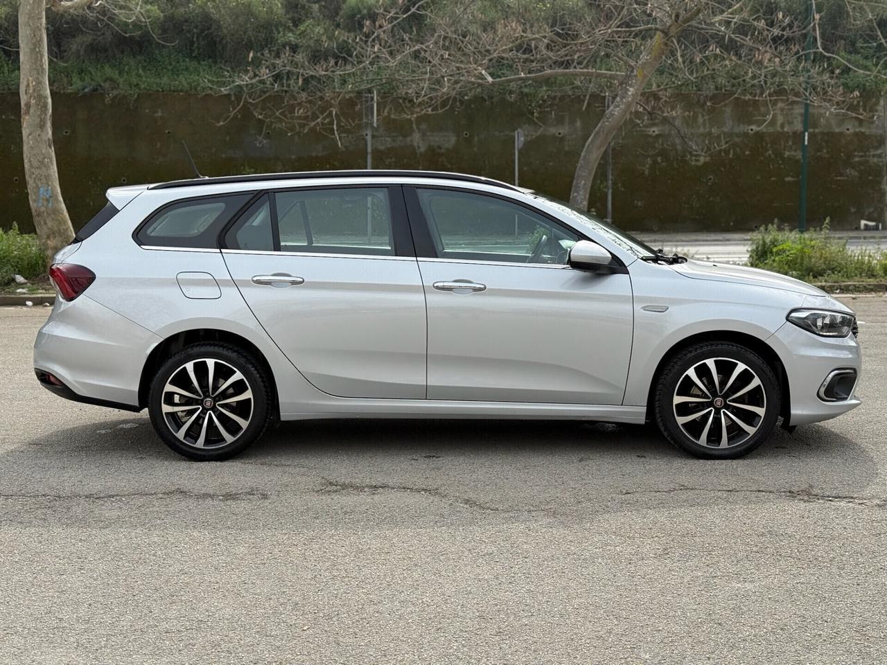 FIAT Tipo 2019 1.6Mtj Lounge 120cv Cambio Automatico