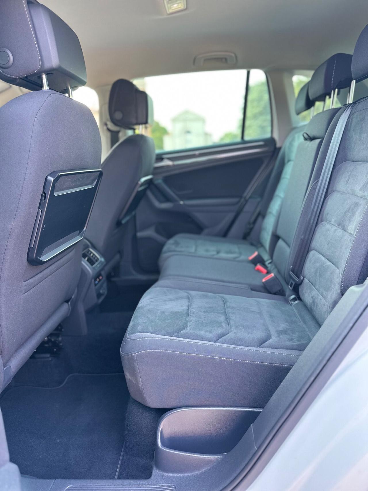 Volkswagen Tiguan 2.0 TDI SCR DSG 4MOTION R-LINE