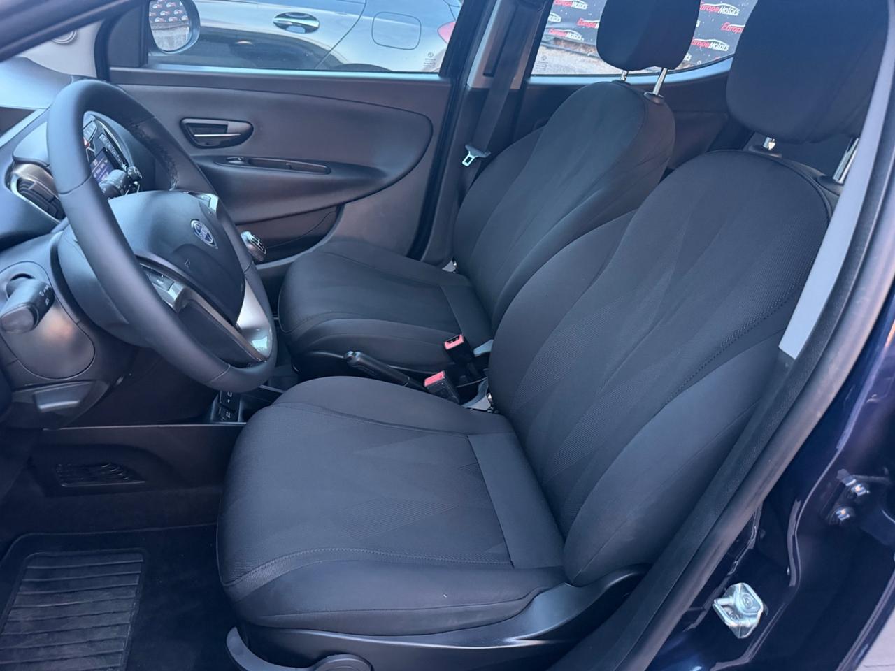 Lancia Ypsilon 1.2 69 CV 5 porte Gold