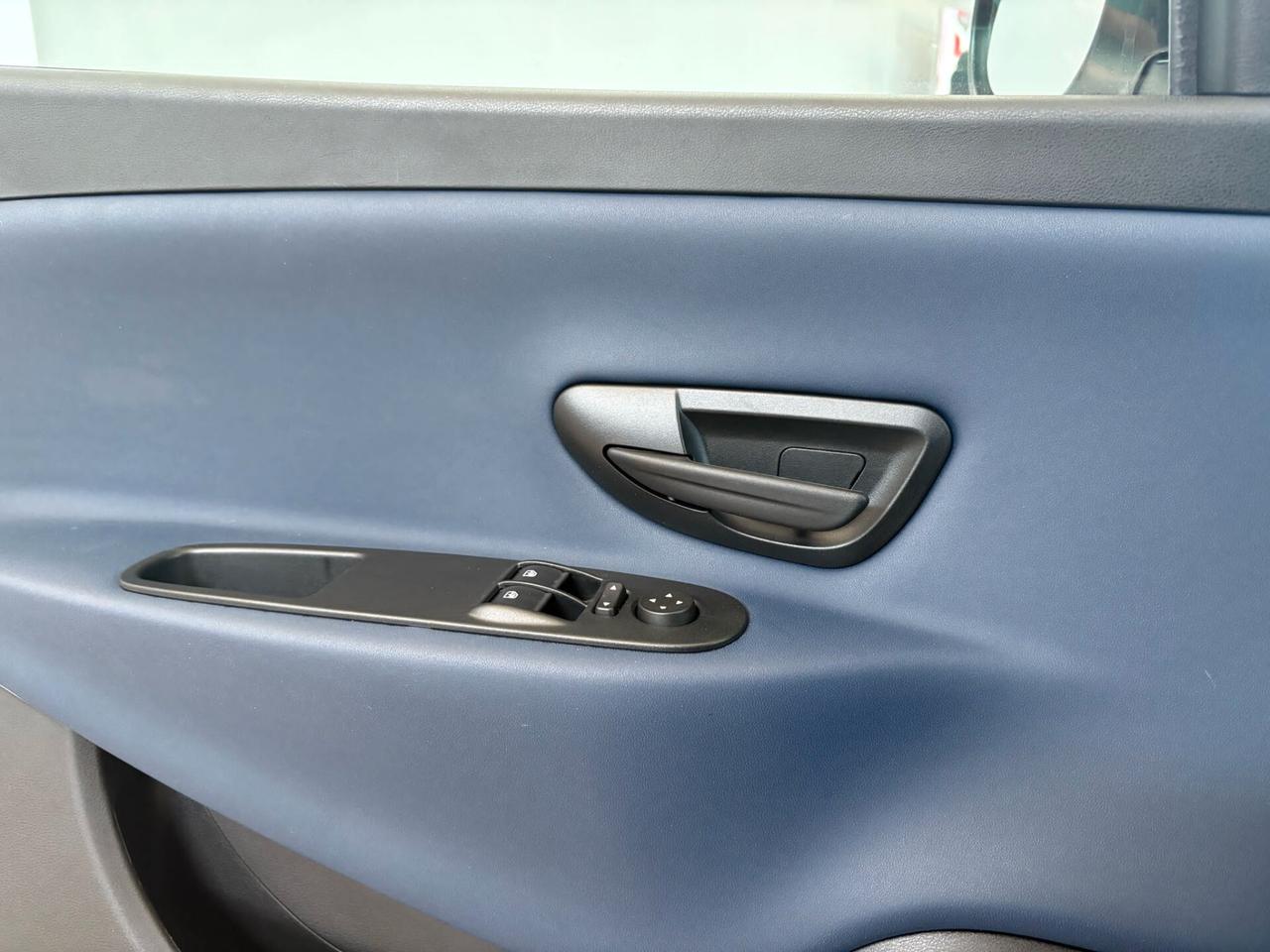Lancia Ypsilon 1.0 FireFly 5 porte S&S Hybrid Oro