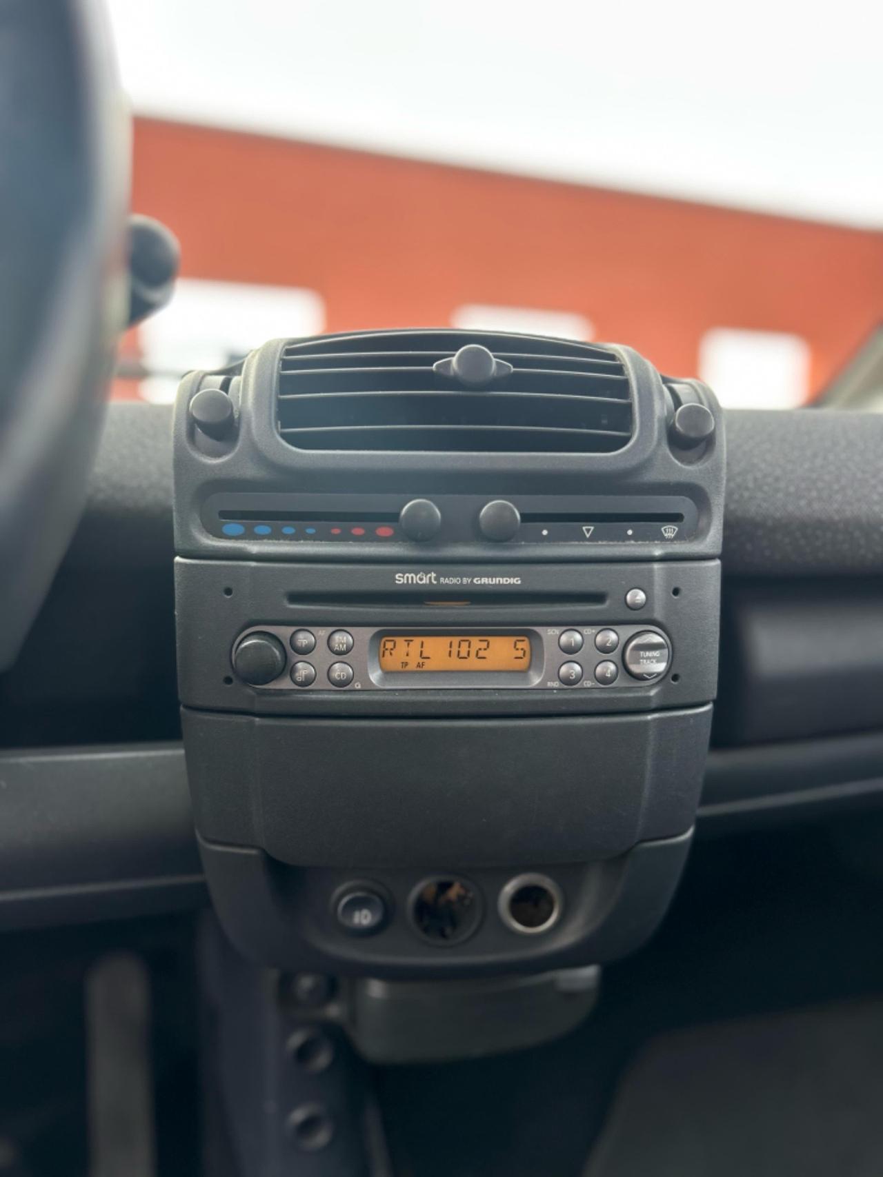 Smart ForTwo 700 coupé pure (45 kW)