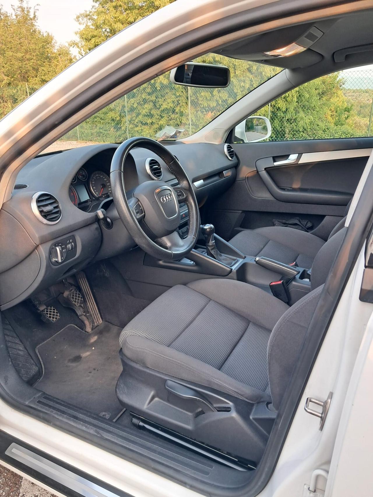 Audi A3 1.6 TDI 105 CV CR Ambition