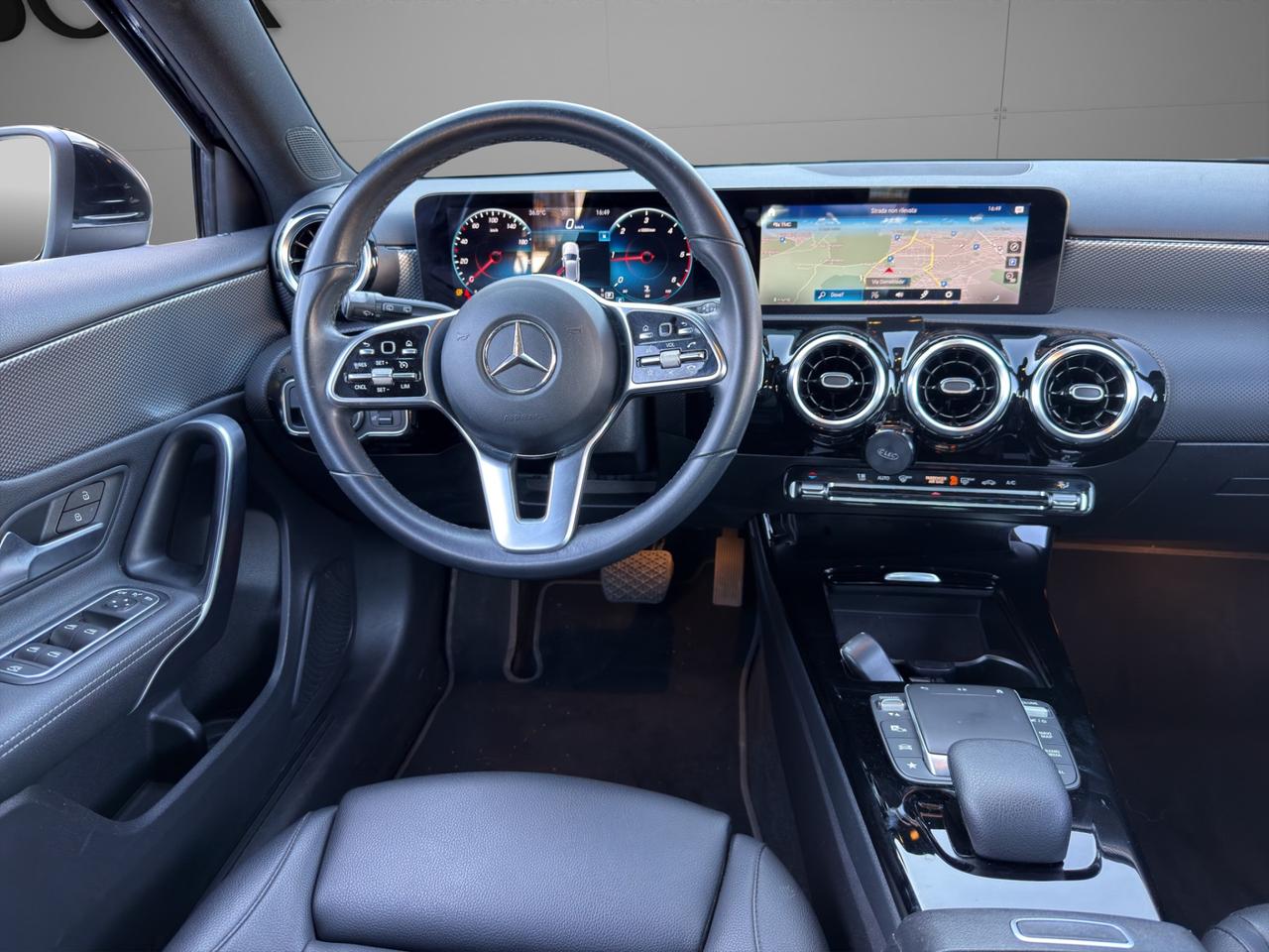Mercedes A 180 D Business - UNIPRO - PROMO FINANZIAMENTO - PELLE - MBUX - PARK ASSIST