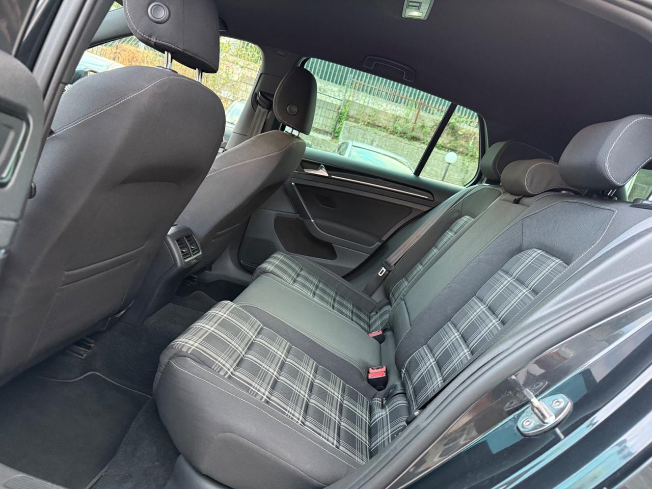 Volkswagen Golf 7 GTD DSG 2.0 Tdi 184Cv