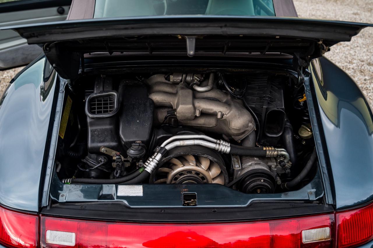 Porsche 993 Carrera Cabriolet