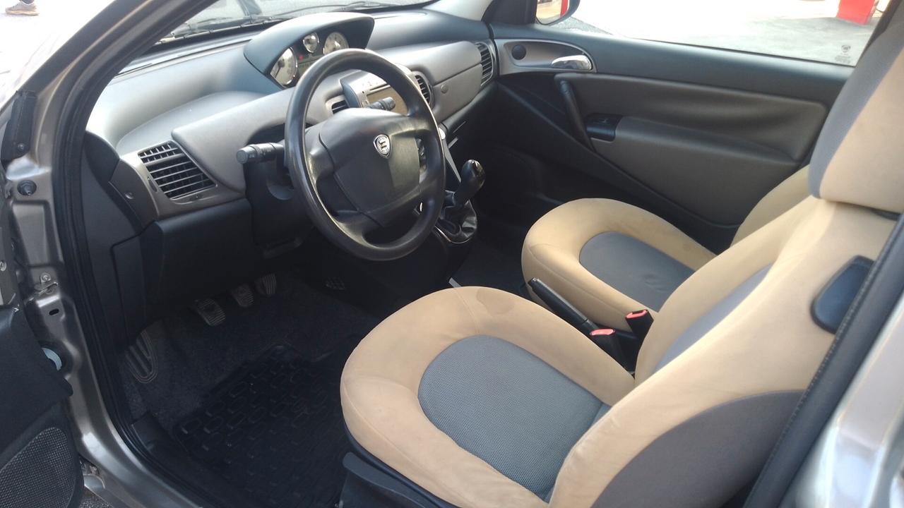 Lancia Ypsilon 1.3 Multijet navigatore neopatentati 05