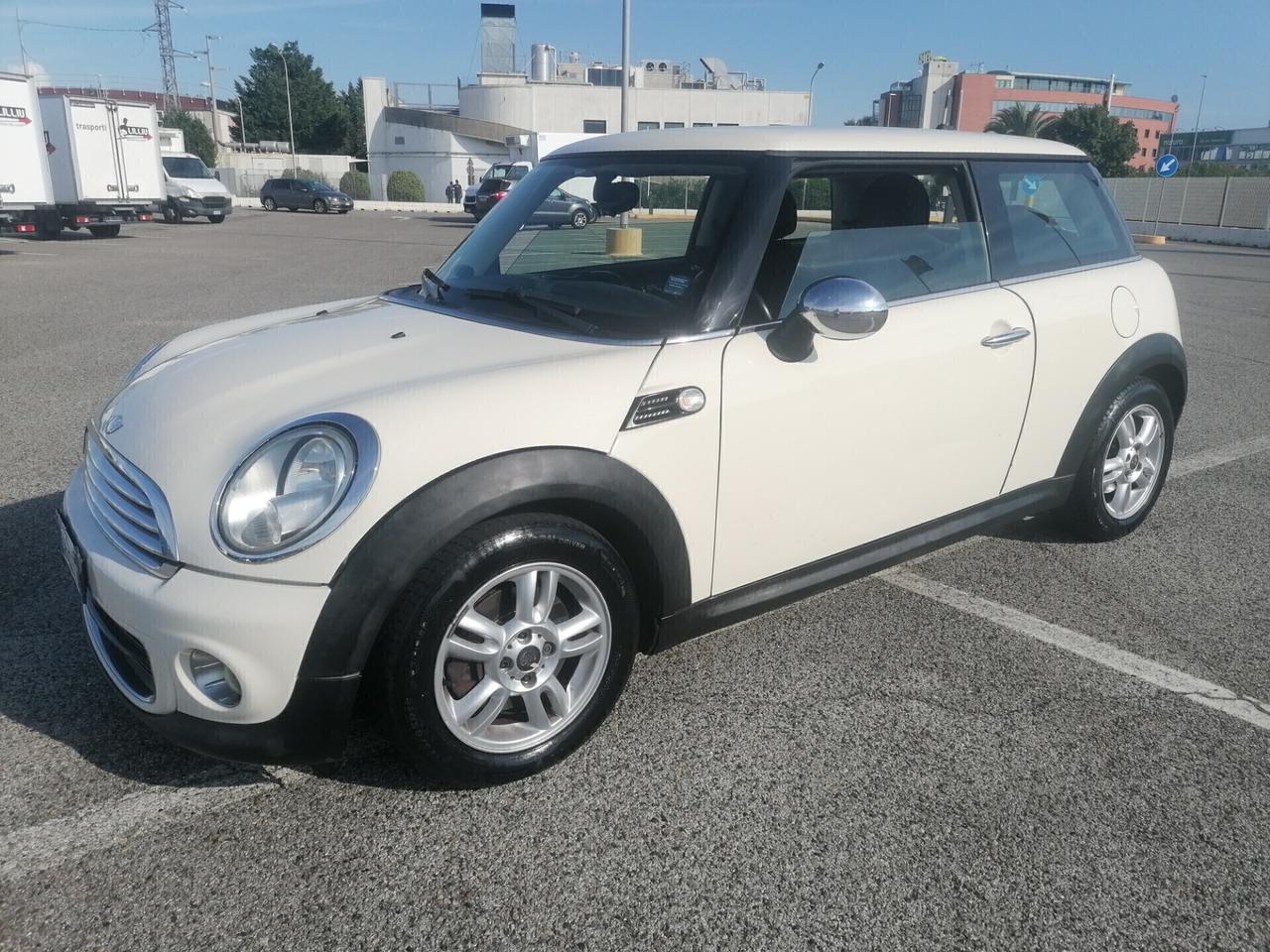 Mini COOPER 1.6 16V-NAVIGATORE-2011-PERFETTA-