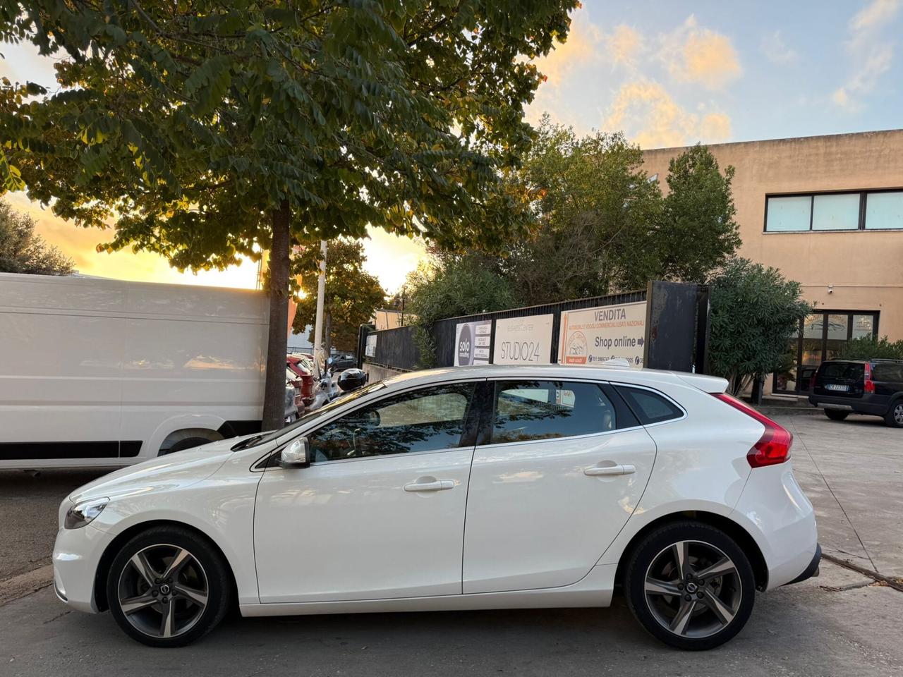 Volvo V40 D2 R-DESIGN